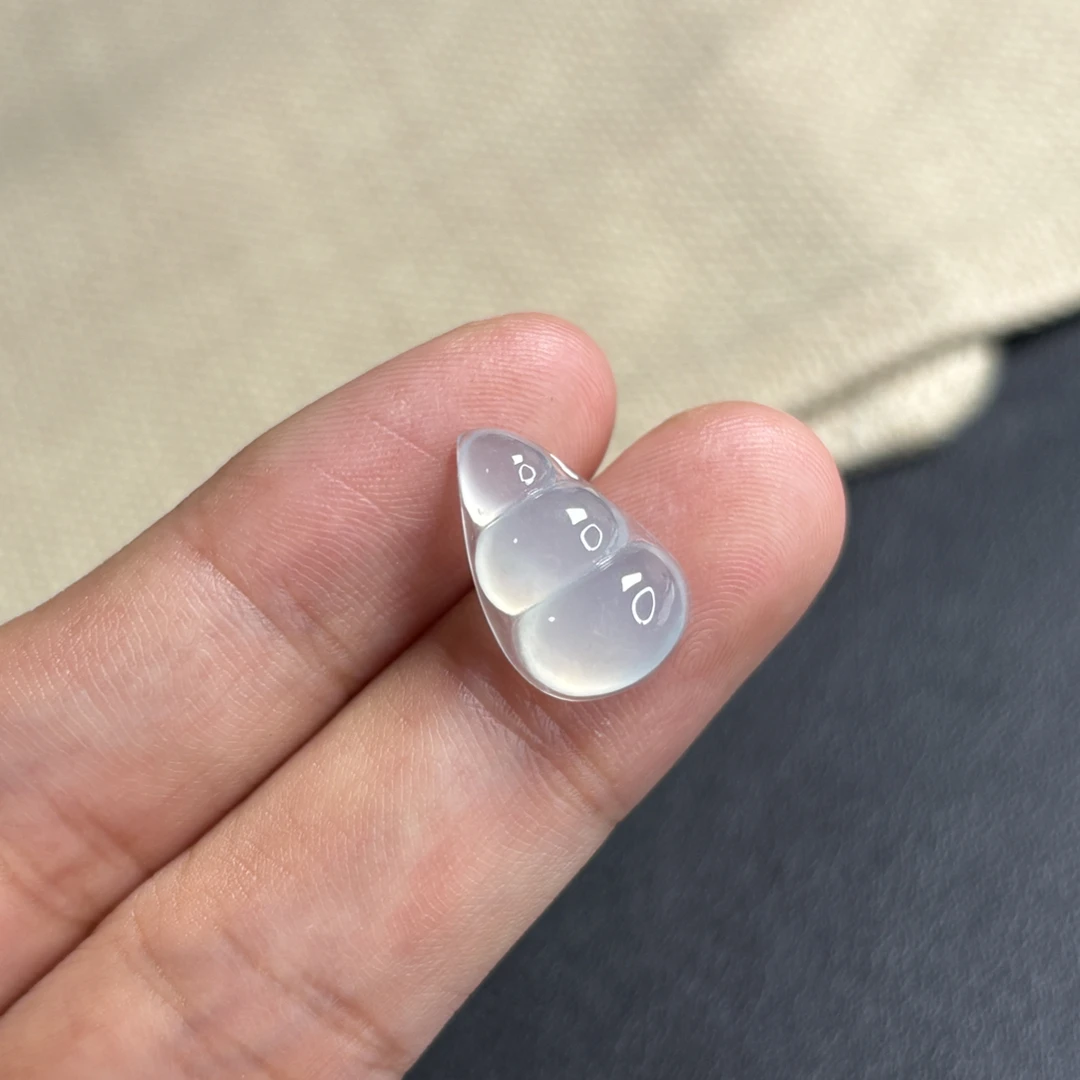 天然缅甸A货高冰种翡翠胖福豆尺寸17.5-10.8-4.9mm