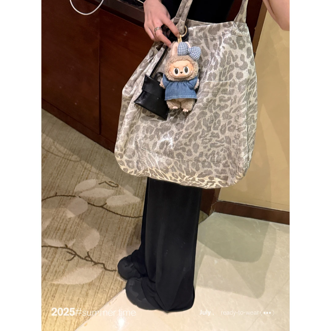 SUNONEONE 银白色休闲豹纹单肩包女通勤百搭大容量斜跨包H1240S