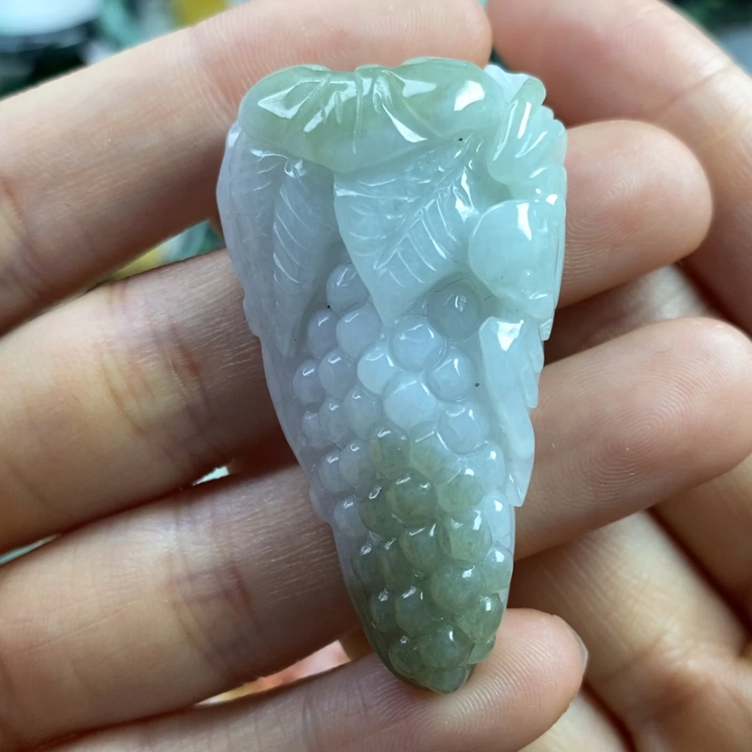 翡翠颈饰未镶嵌吊坠