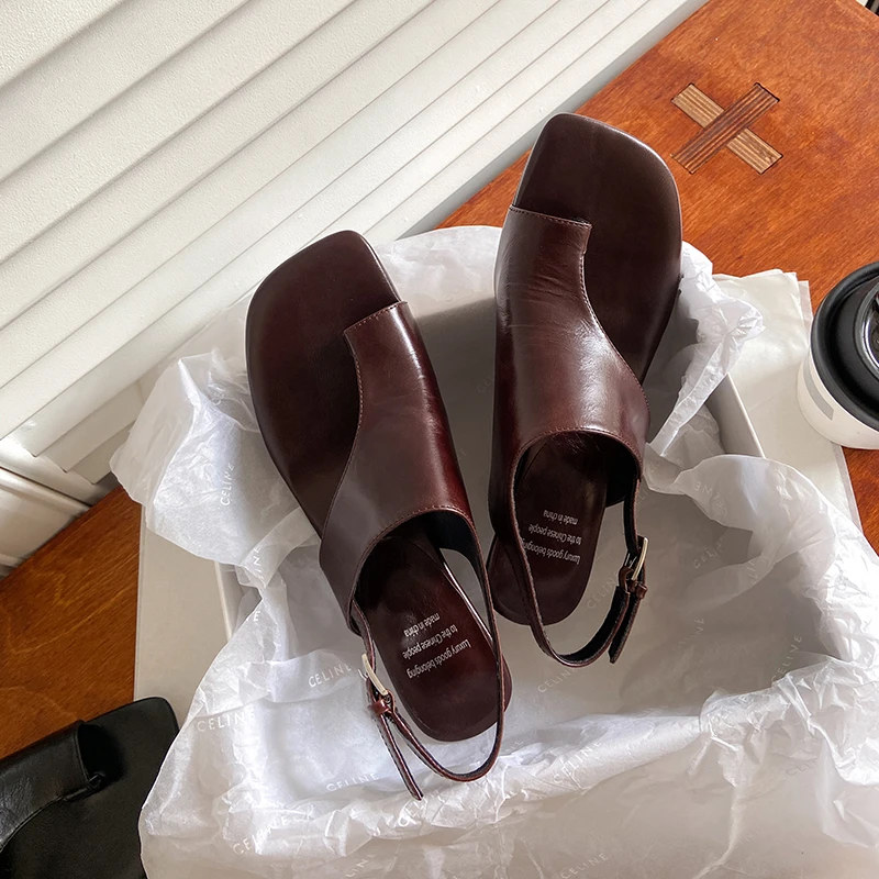 2025夏新款牛皮套趾网红百搭时髦高跟鞋露趾凉鞋时装真皮扣带凉鞋