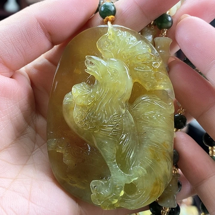 蛇纹石玉未镶嵌颈饰