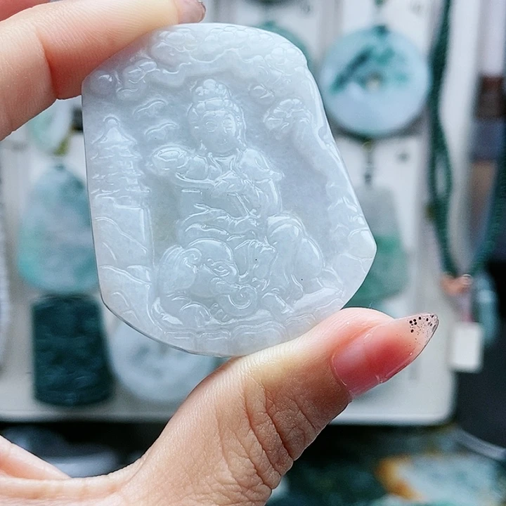 颈饰足铂镶嵌翡翠翡翠