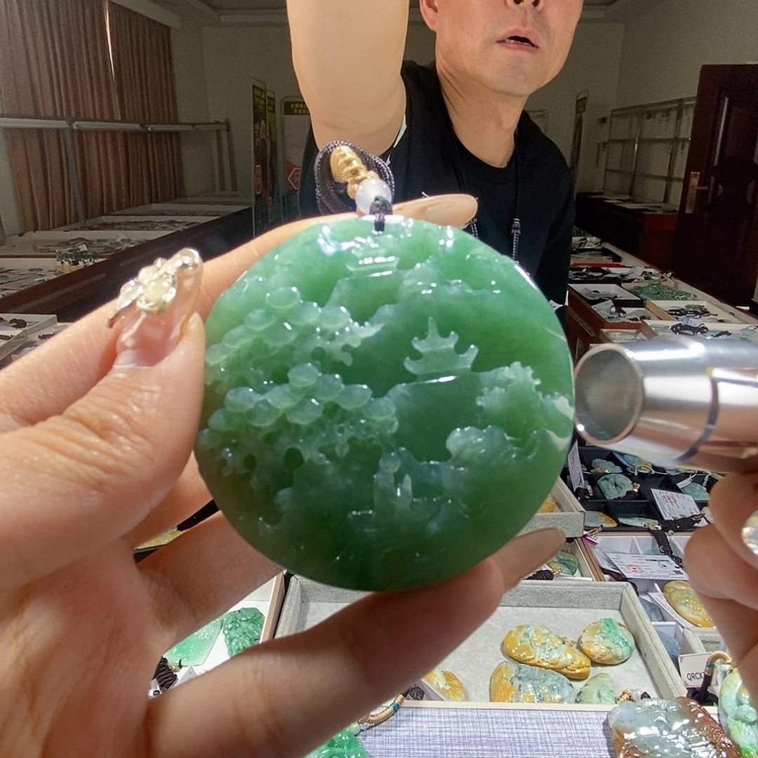 翡翠未镶嵌颈饰翡翠
