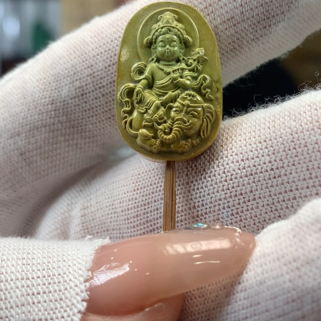 绿松石未镶嵌挂件