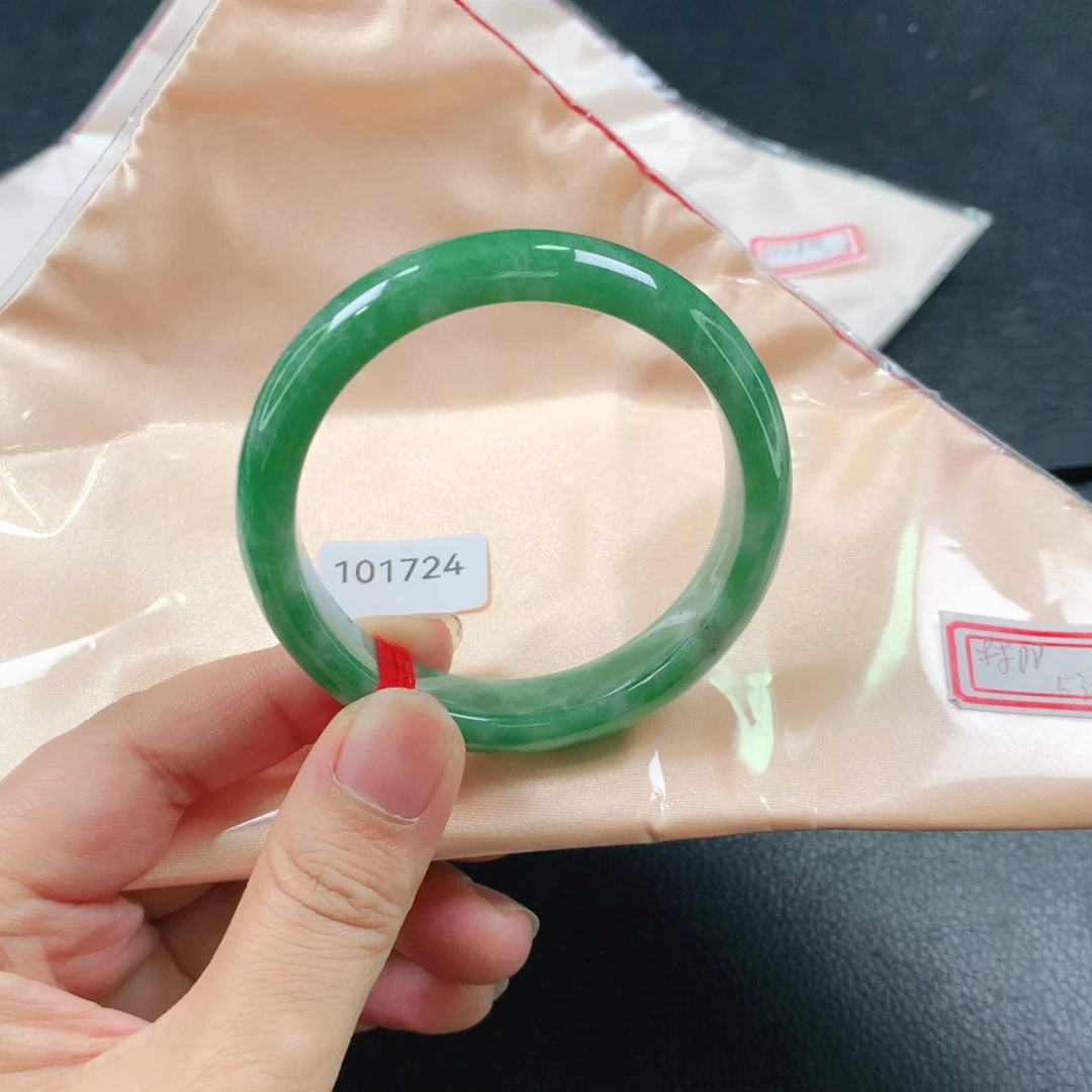 翡翠手镯未镶嵌03
