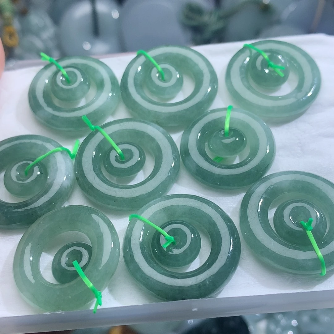 翡翠未镶嵌颈饰，多样性发其一！