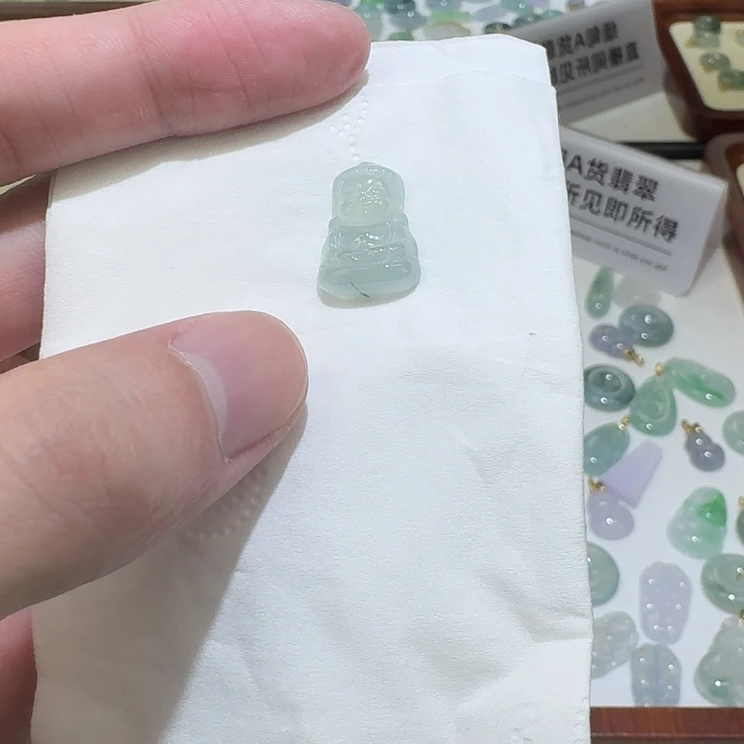 翡翠未镶嵌颈饰冰宝宝佛