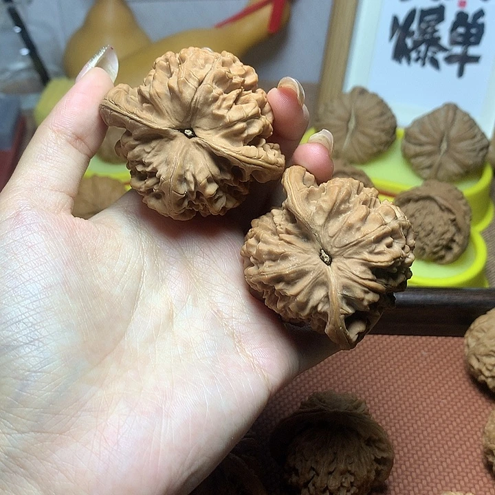 莫***嘛吊坠文玩核桃官帽