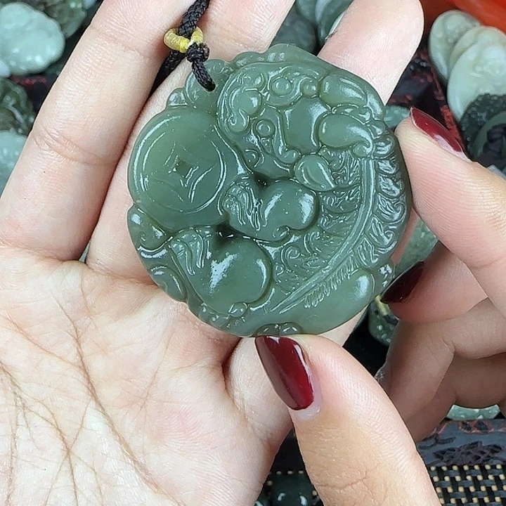 和田玉未镶嵌颈饰