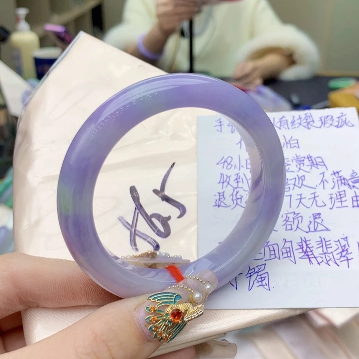 翡翠手镯未镶嵌翡翠手镯