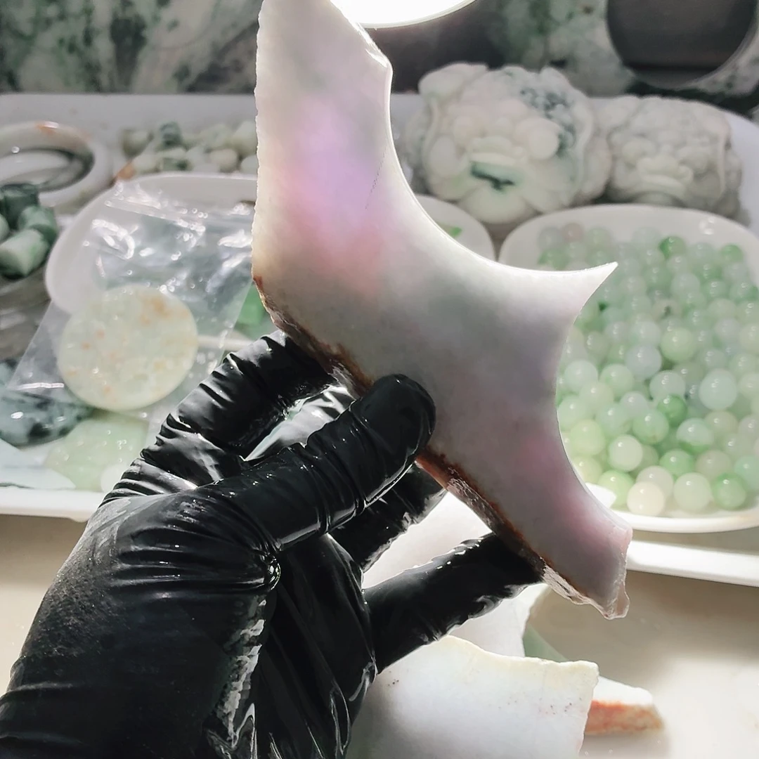 翡翠未镶嵌颈饰边角料