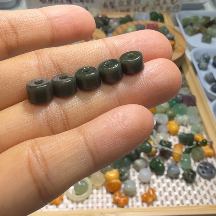 和田玉未镶嵌珠宝半成品