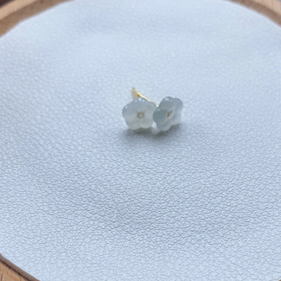 翡翠未镶嵌颈饰你有