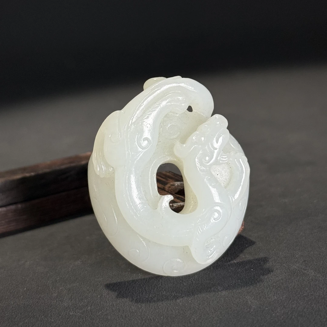 新品-清高浮雕龙佩-HBG15369