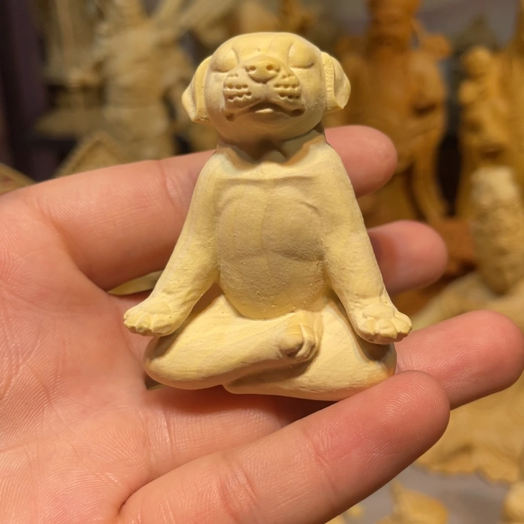 黄杨木微瑕打坐狗