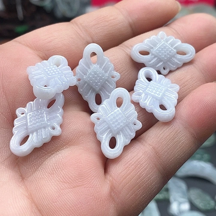 吊坠(不含链)未镶嵌翡翠一个20