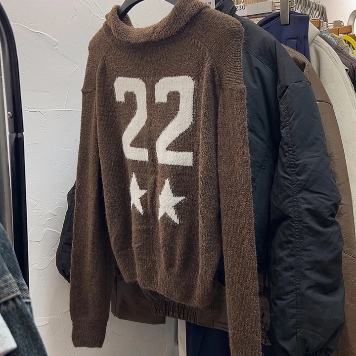 今天新款 22数字五角星咖色毛衣