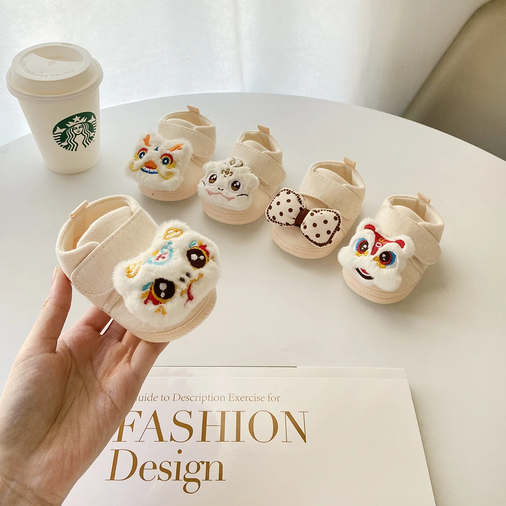 米白色婴儿鞋子春秋款男女童小月龄蛇年萌娃宝宝鞋软底学步鞋可爱