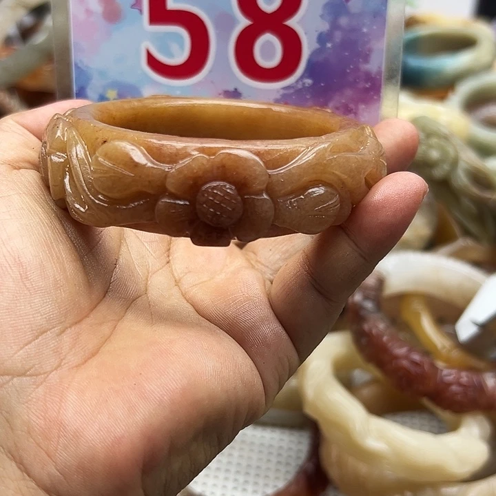 未镶嵌手镯石英岩玉