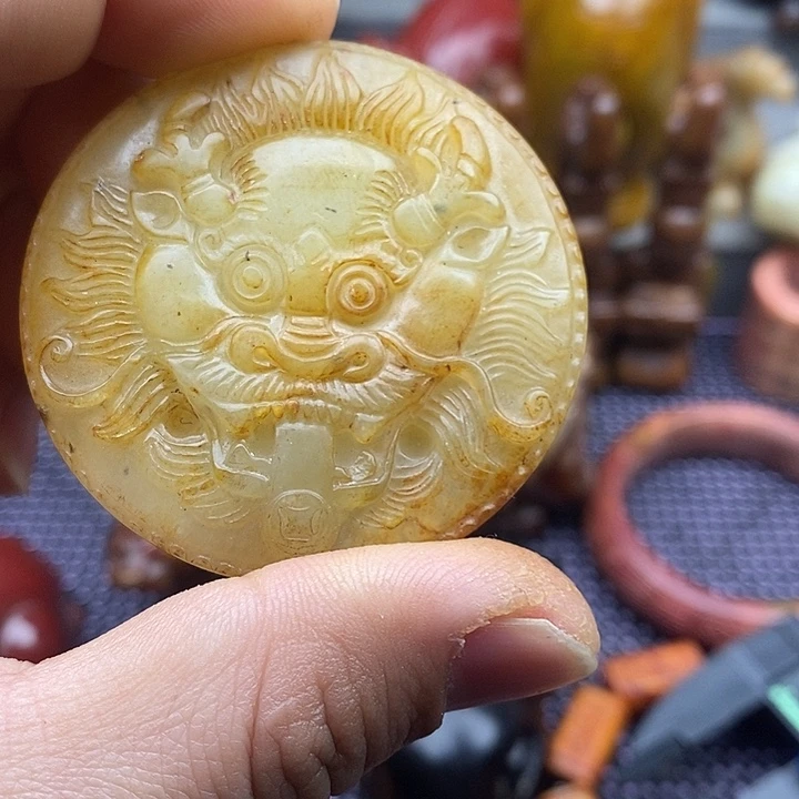 未镶嵌蛇纹石玉颈饰