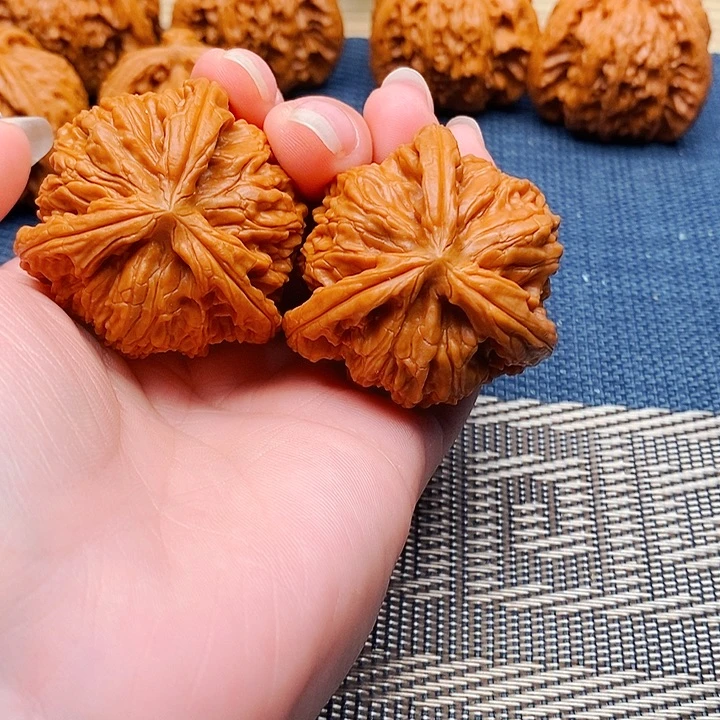 用***5文玩核桃吊坠三棱