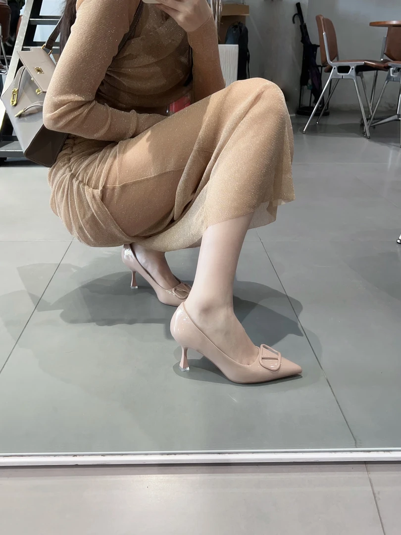 裸色高跟鞋女2025秋新款小众气质尖头细跟配裙子名媛单鞋大码女鞋