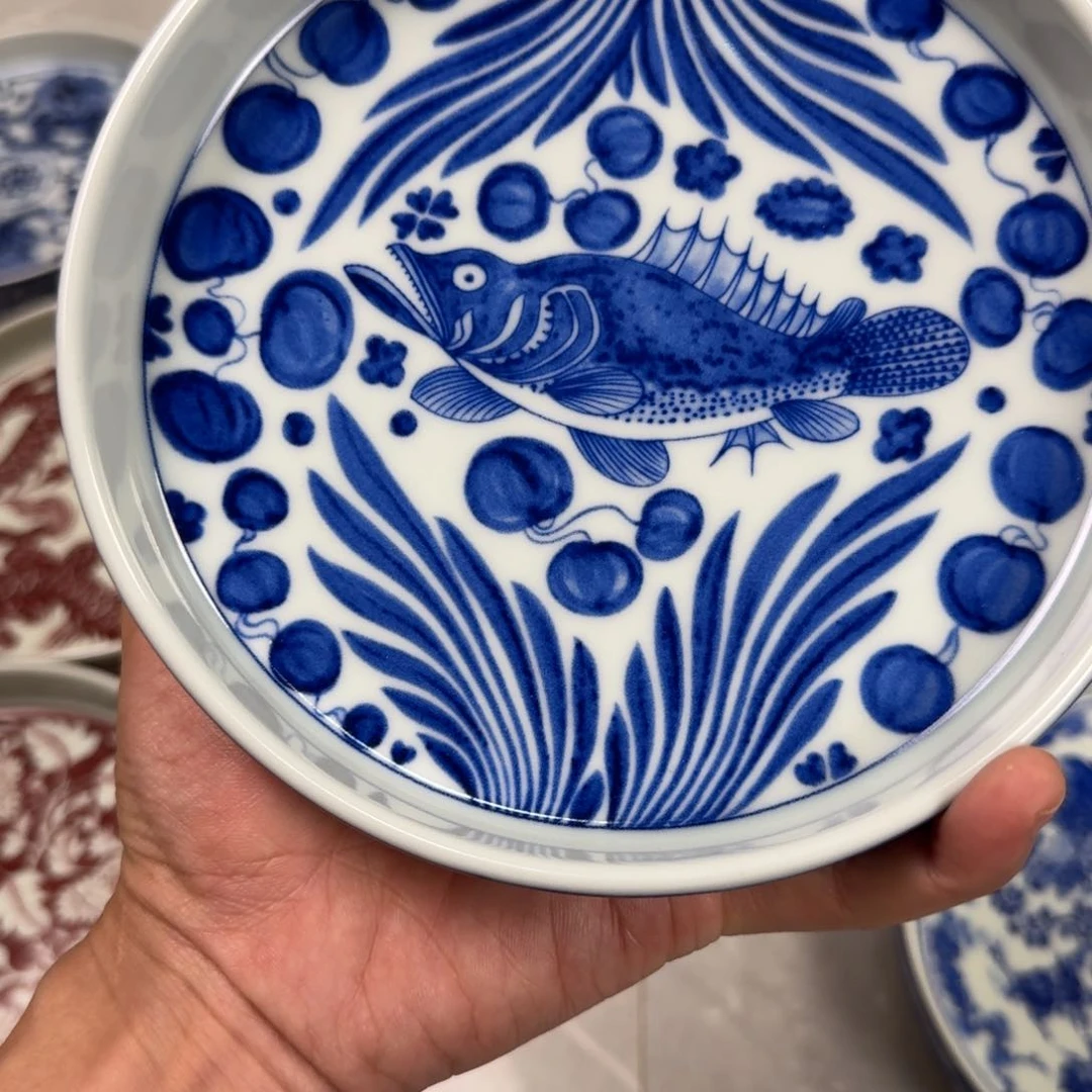 摆件青花鱼藻纹大壶承微瑕