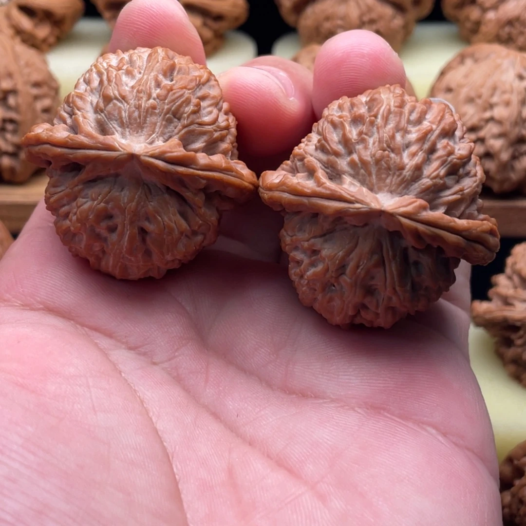 文玩核桃吊坠孙*空40全品三角白