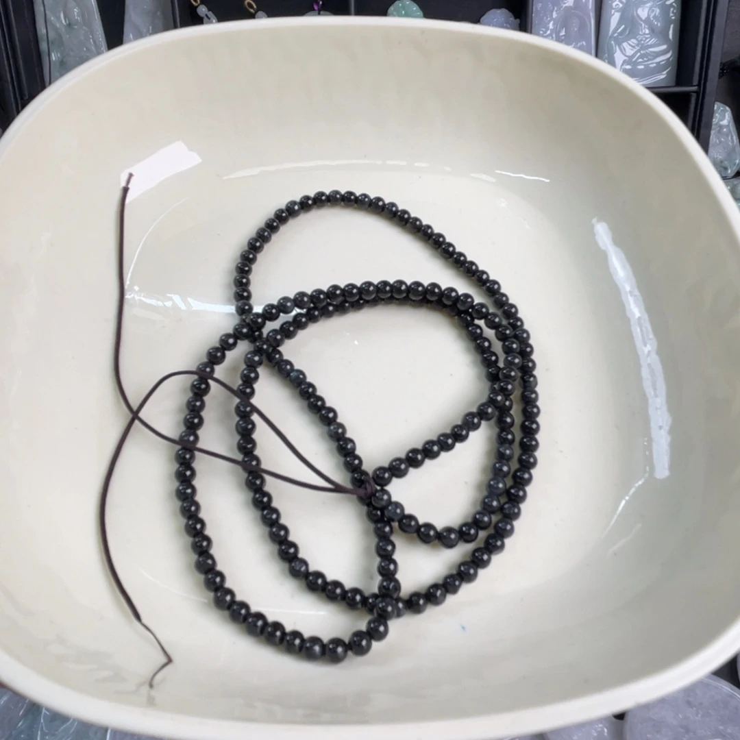翡翠未镶嵌吊坠(不含链)乌鸡项链