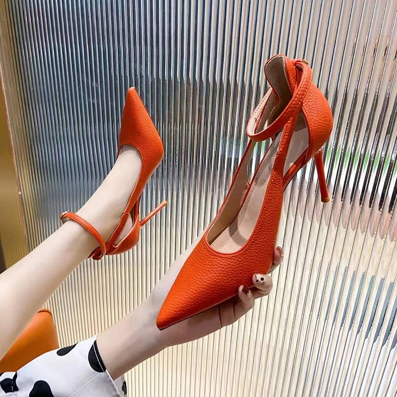 2025春夏新款时尚性感镂空小众设计感尖头羊皮细跟通勤尖头高跟鞋