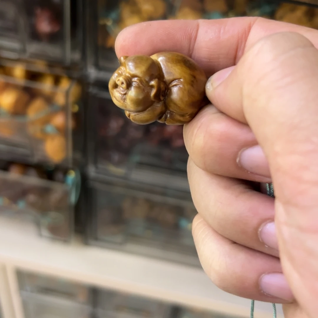 只买单纯的吊坠，没带链子，属的性质。