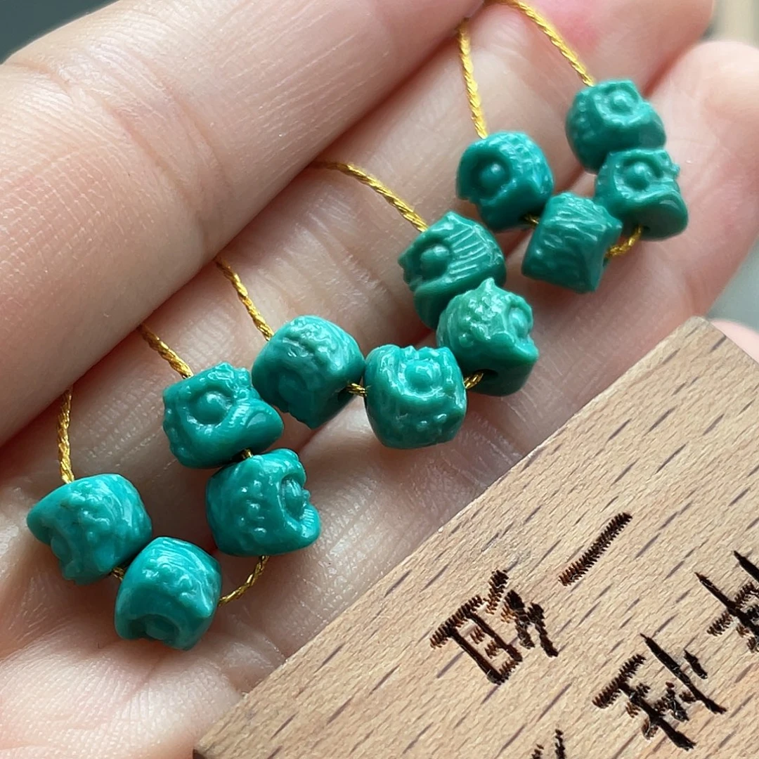 绿松石未镶嵌颈饰