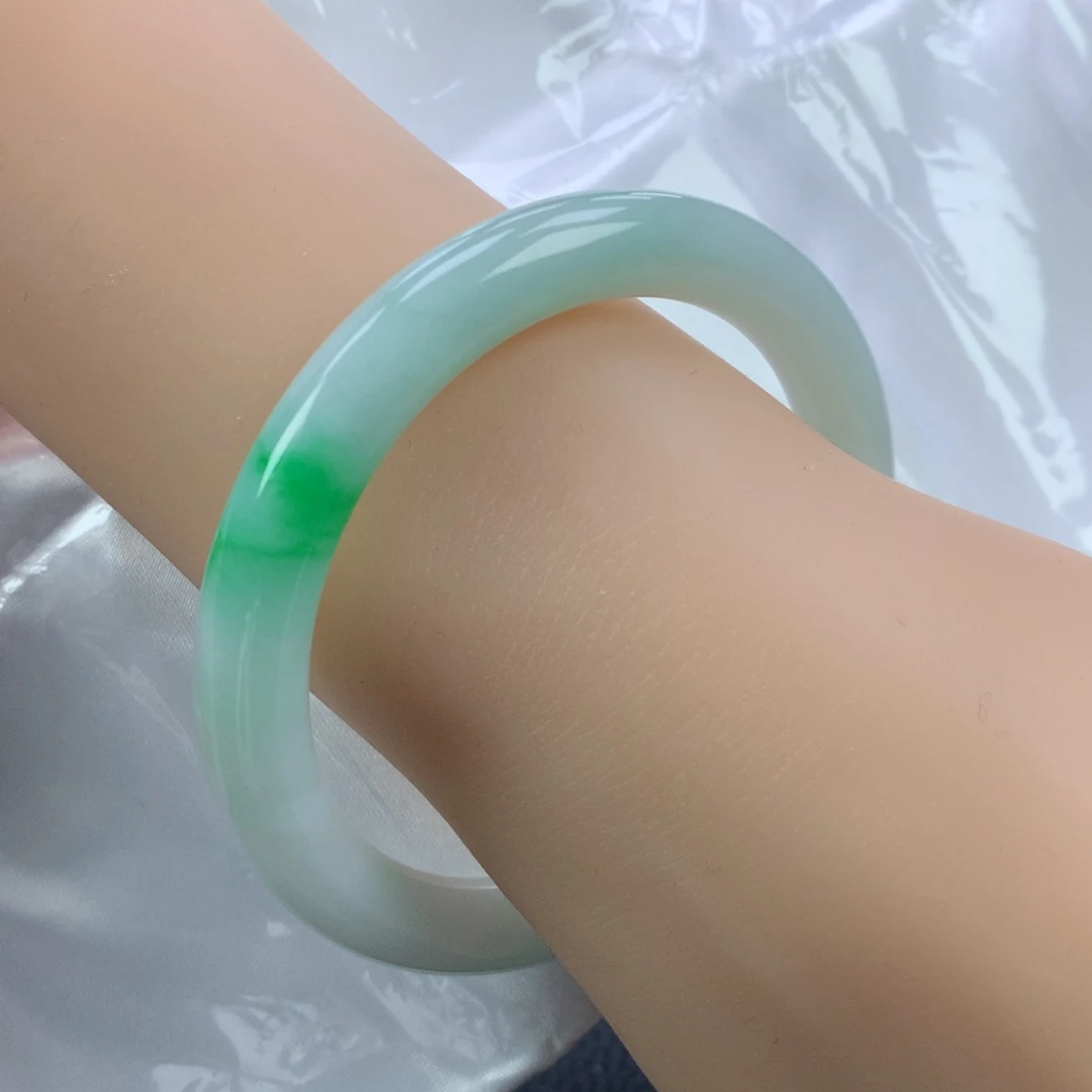 翡翠手镯未镶嵌58圆