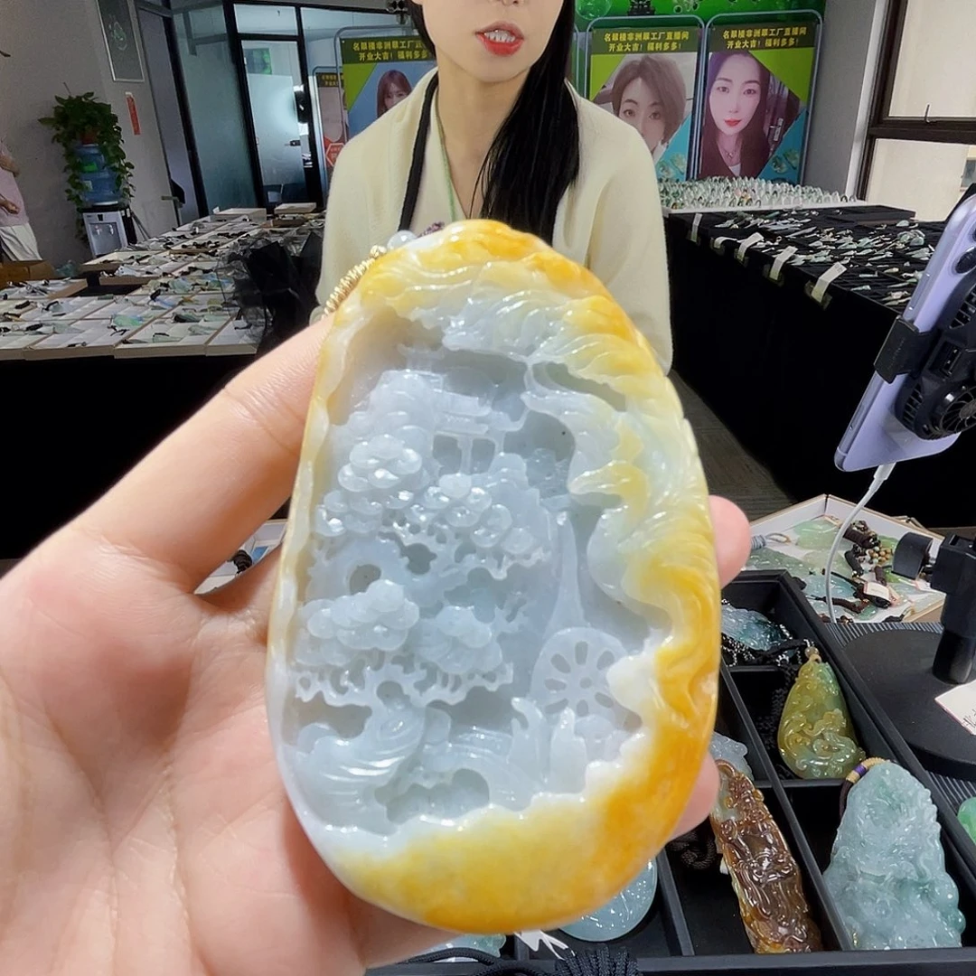 颈饰未镶嵌翡翠一个