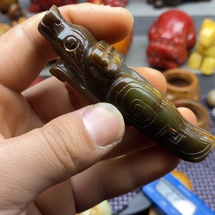 未镶嵌蛇纹石玉颈饰
