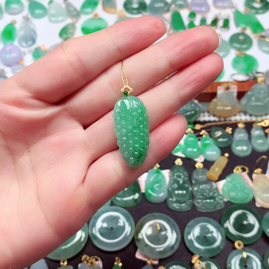 翡翠18K金镶嵌颈饰天然翡翠A货