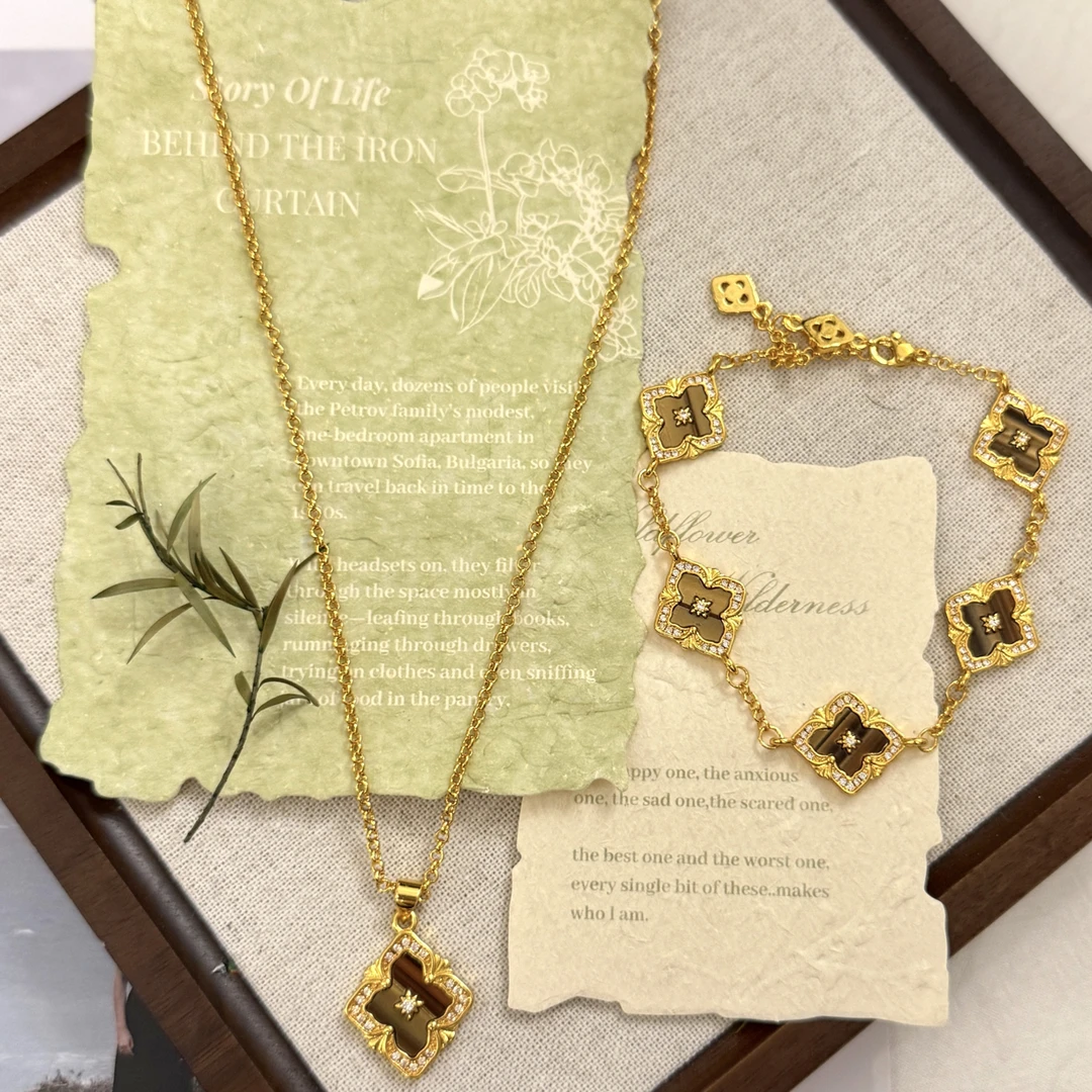 钛钢项链 钛钢项链 LARVINA法式四叶草百搭两件套