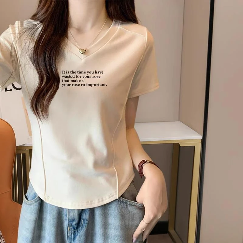 大码修身胖mm正肩短袖t恤女夏季设计感含棉短款百搭鱼骨V领上衣