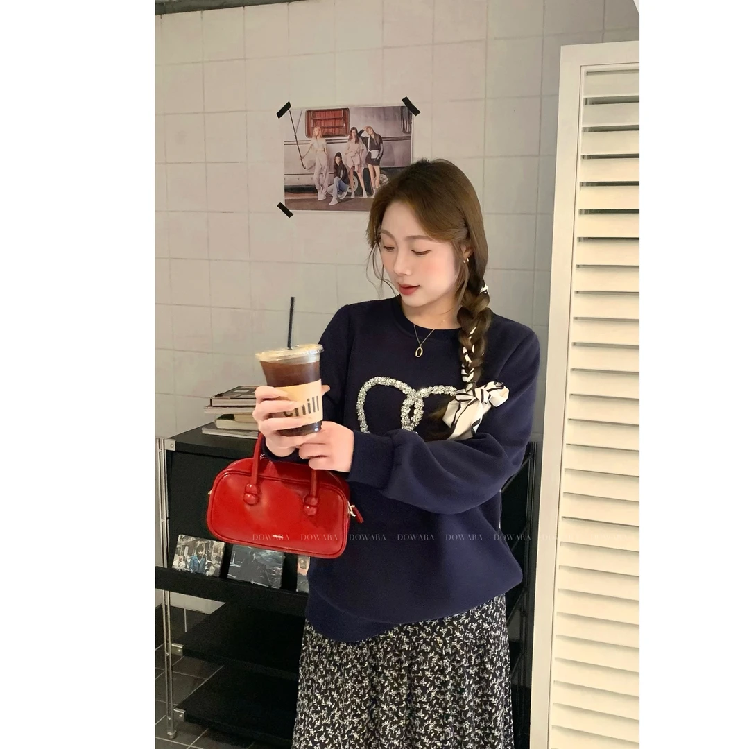 大婉酱肉肉微胖定制韩系宽松爱心刺绣圆领休闲风长袖卫衣6631D