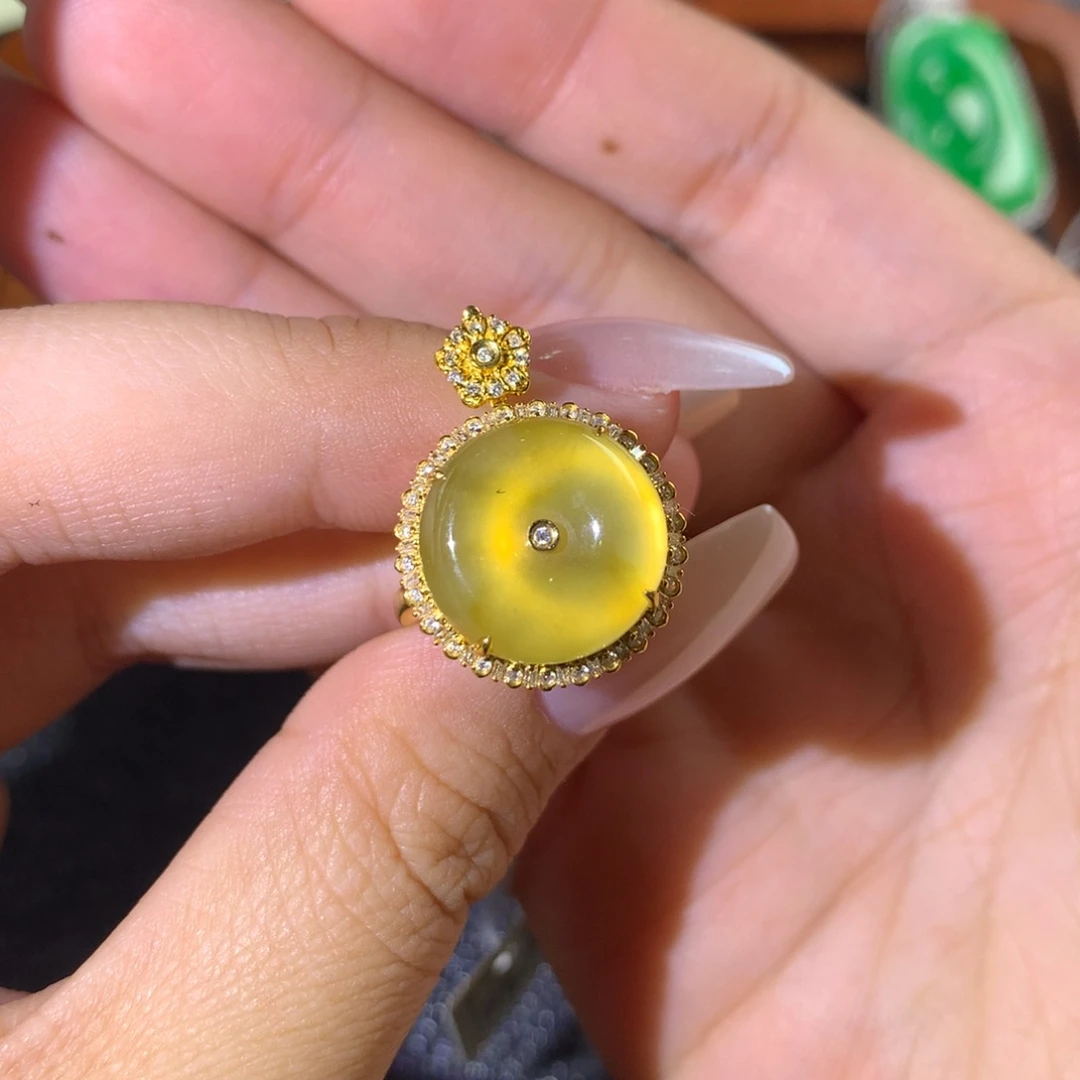 翡翠18K金镶嵌戒指翡翠