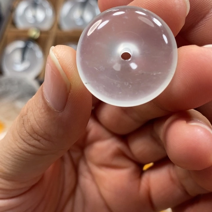 石英质玉吊坠未镶嵌