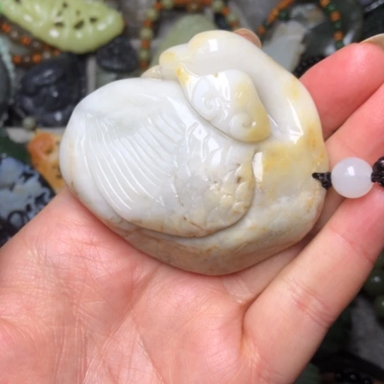 和田玉未镶嵌把件