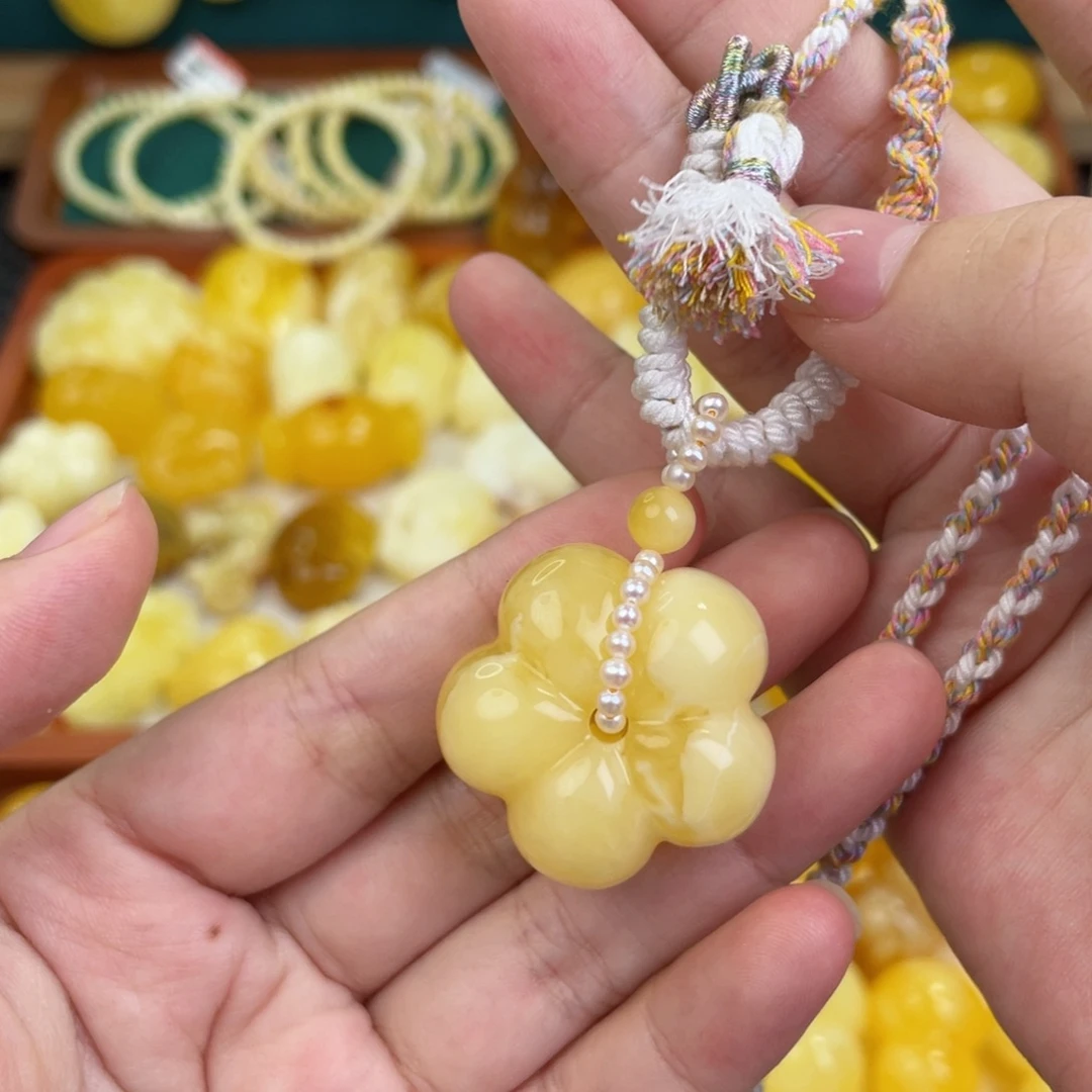 未镶嵌吊坠(赠链)蜜蜡