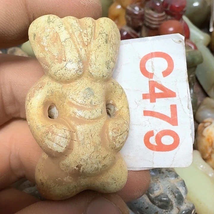 蛇纹石玉颈饰未镶嵌