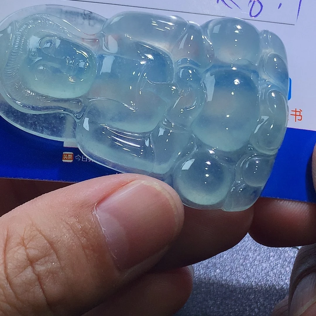 圣***厂翡翠未镶嵌颈饰观音