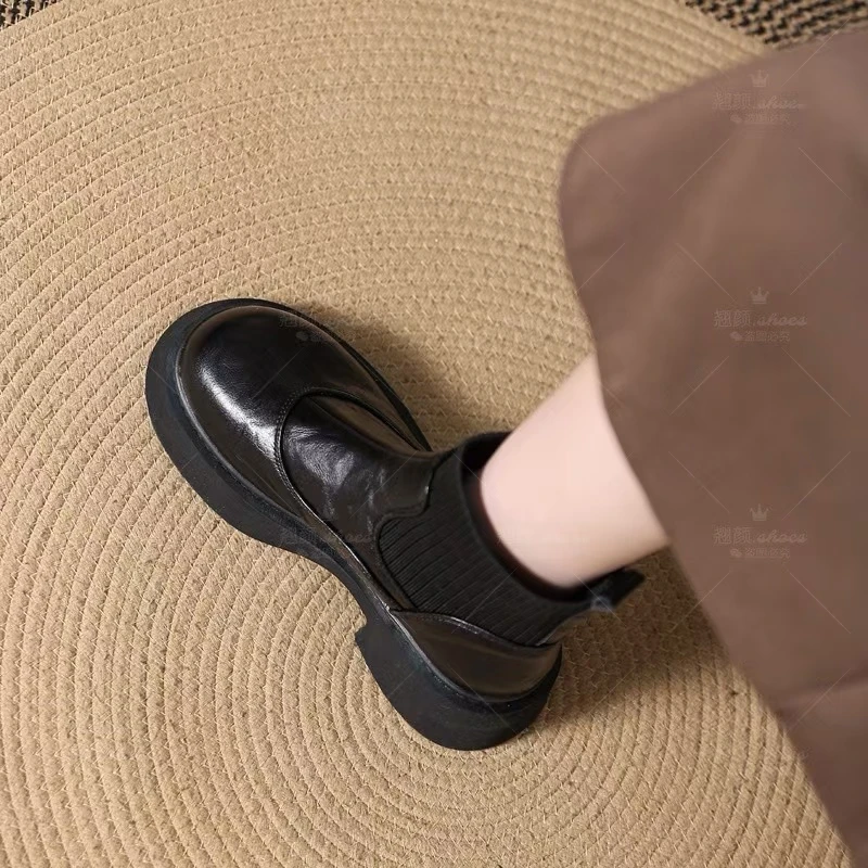 【翘颜品牌】秋冬复古时尚休闲短款英伦风百搭潮流个性马丁靴3702