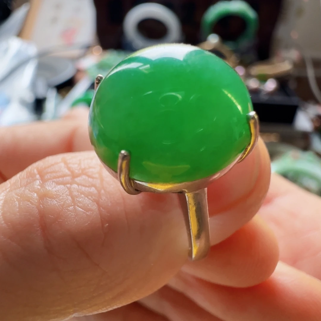 翡翠18K金镶嵌颈饰翡翠9800