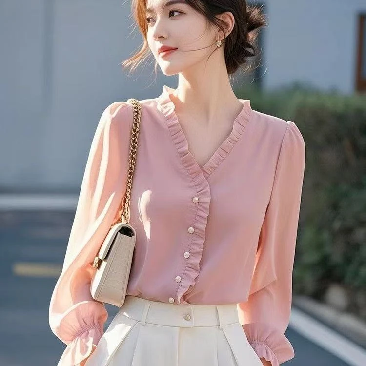 2025年春季新款通勤穿搭设计感法式粉色木耳边v领衬衫上衣女
