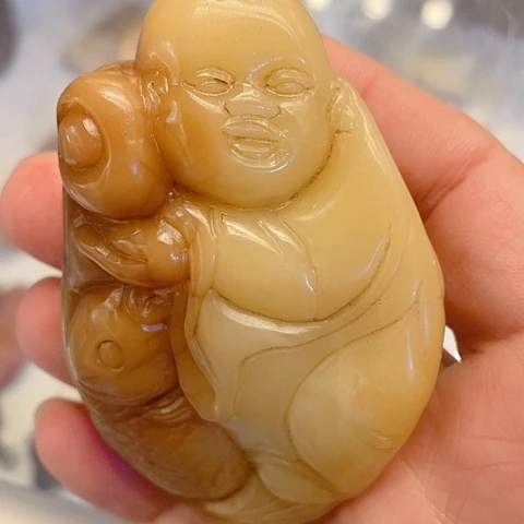 寿山石年年有余，童子鲍鱼手把件