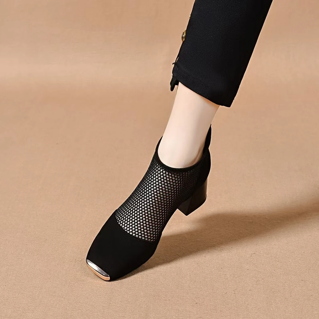 罗马凉鞋镂空低跟夏季透气百搭时装纯色网靴胶粘鞋高帮方头粗跟
